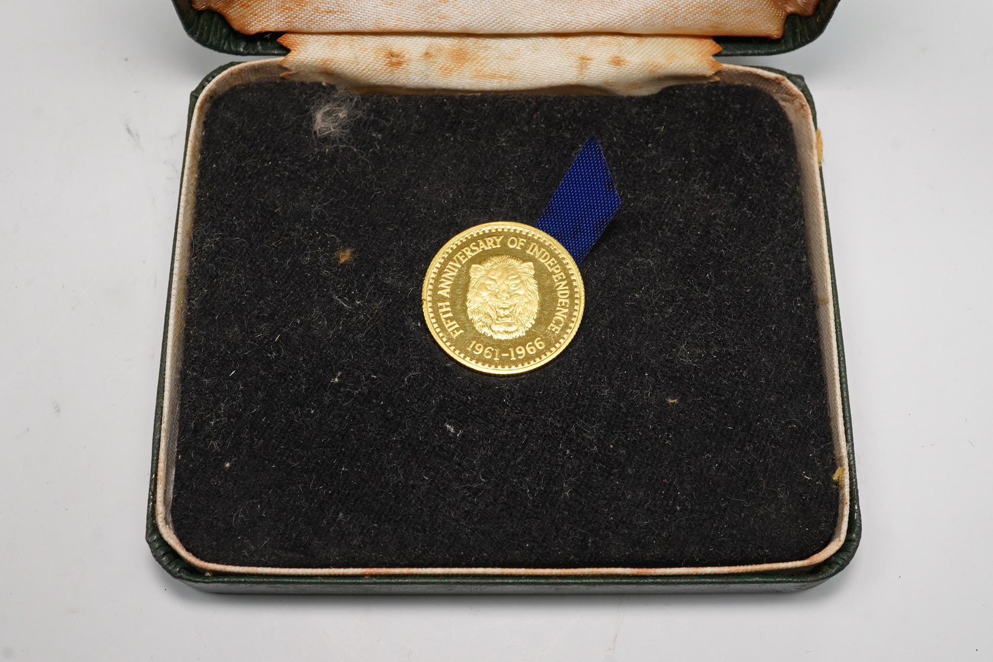 Gold coins, Sierra Leone, quarter ‘golde’ coin, commemoration of the fifth anniversary of Independence 1961-1966, Limited edition 600, cased